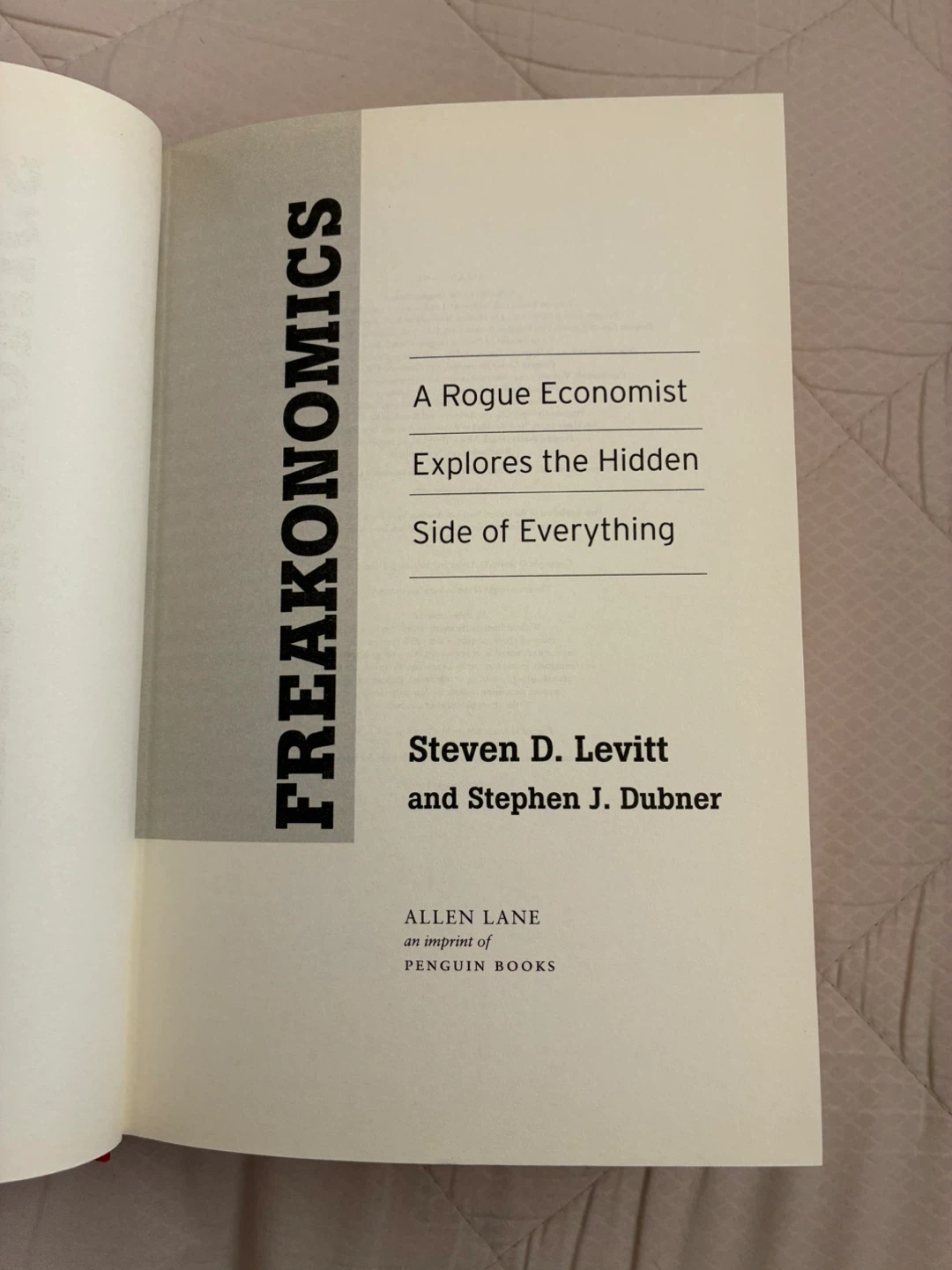 Freakonomics: A Rogue Economist Explores..everything - photo 4