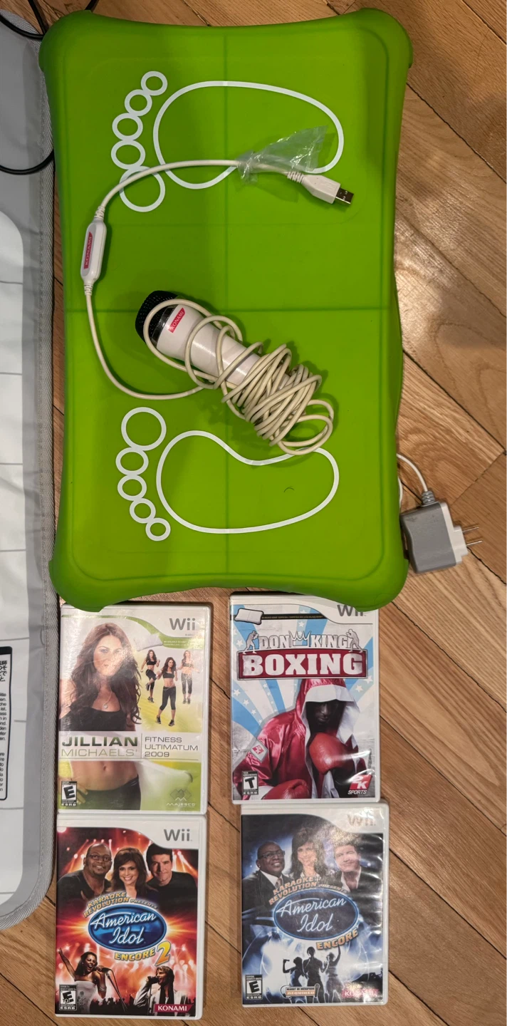 Nintendo Wii Balance Board, dance mat, microphone and 4 Games - photo 3
