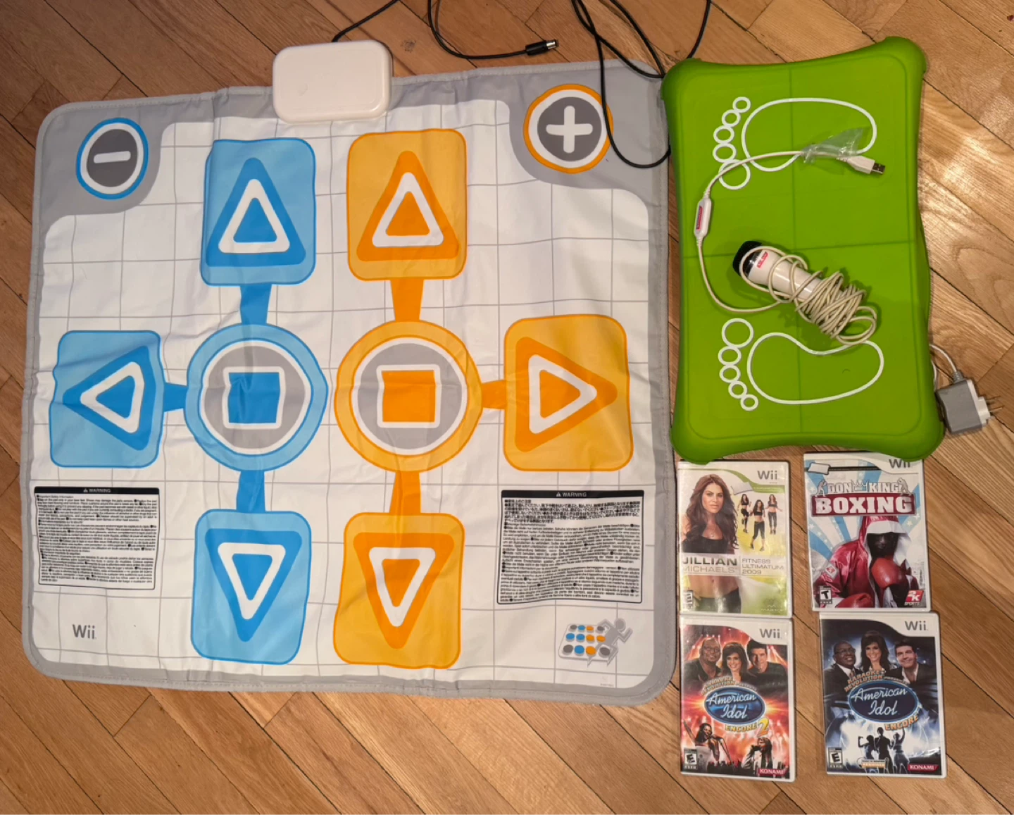 Nintendo Wii Balance Board, dance mat, microphone and 4 Games - photo 2