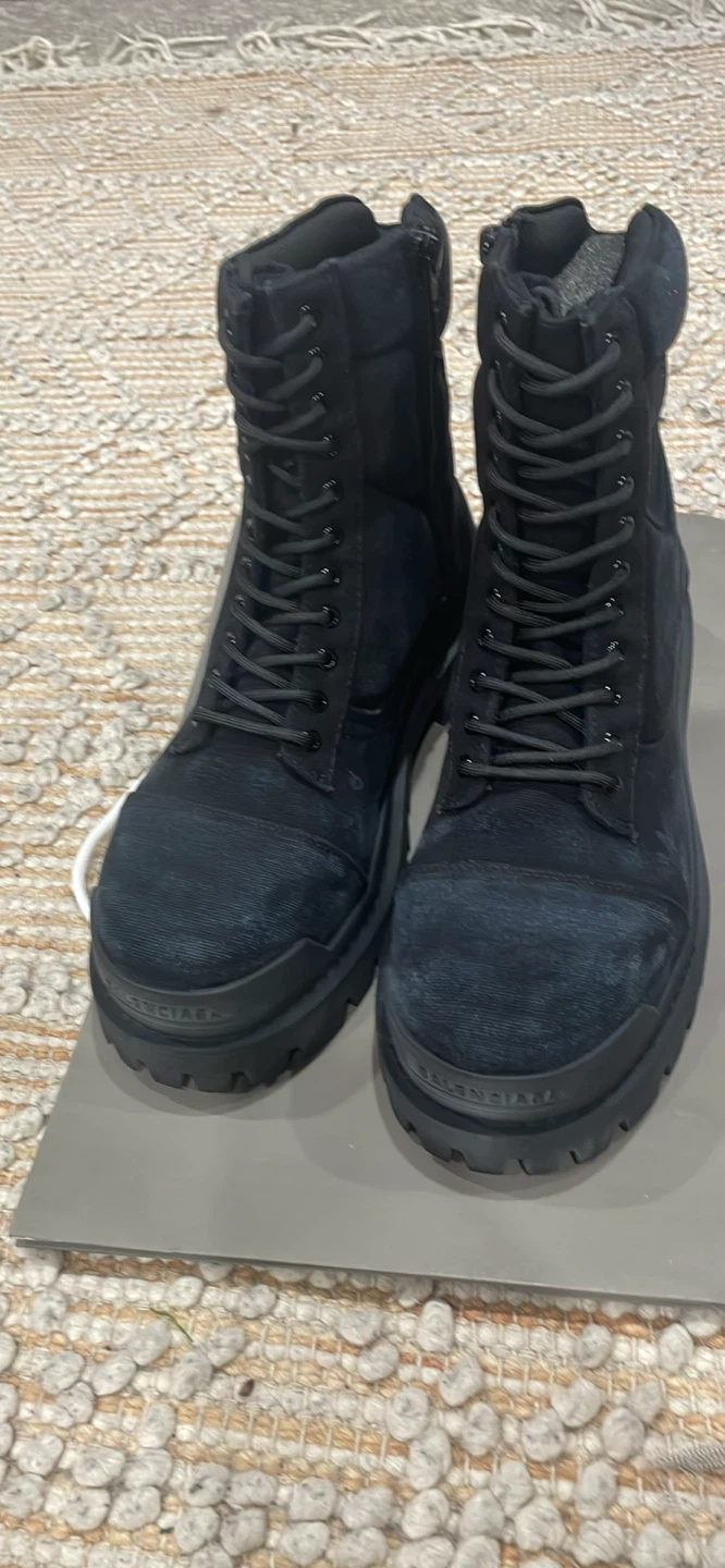 Balenciaga strike boot