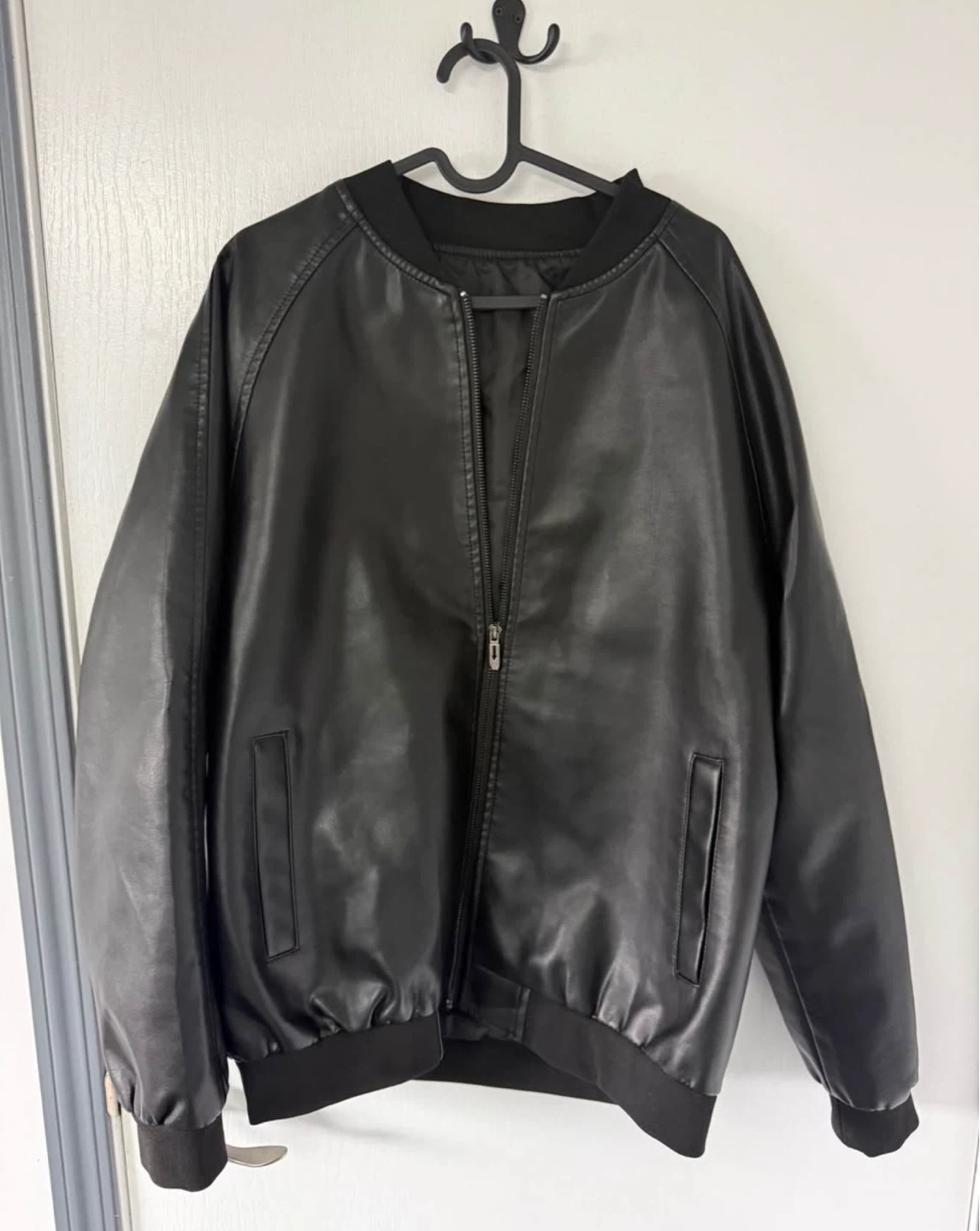 Men’s Black Faux Leather Bomber Jacket - XL