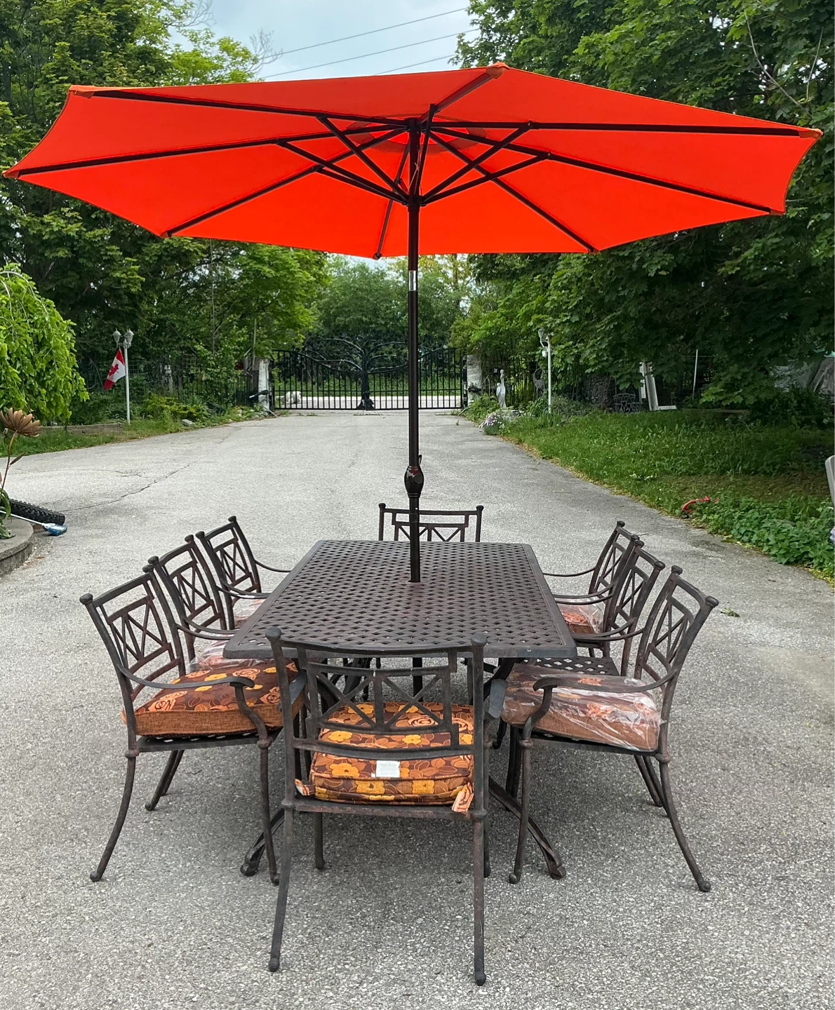 Cast aluminium Patio Dining Set with 8 Chairs and Umbrella - photo 2