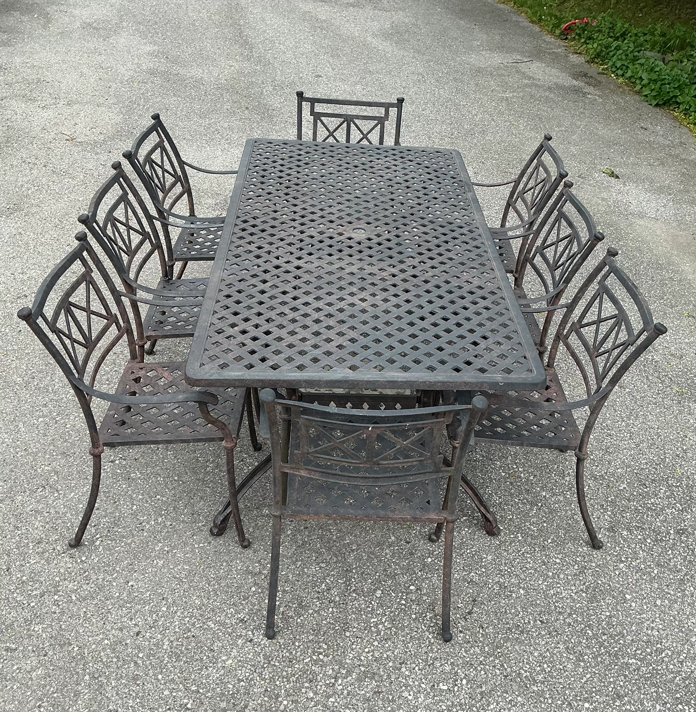 Cast aluminium Patio Dining Set with 8 Chairs and Umbrella