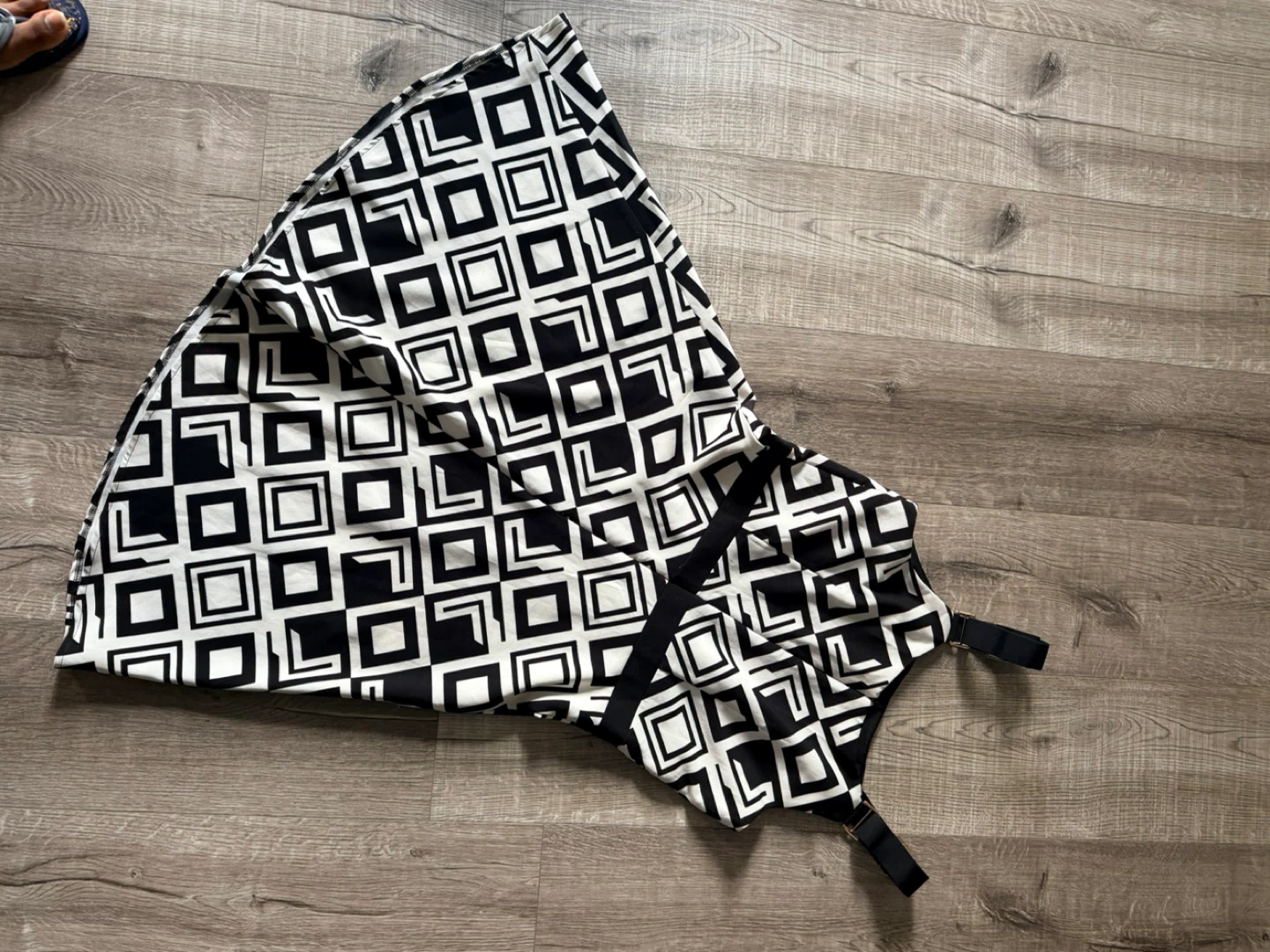 Cartize Black & White Geometric Print Dress - photo 4