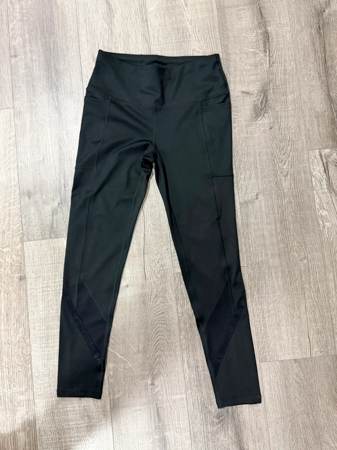 Athletic Works Black Capri Leggings with Pockets