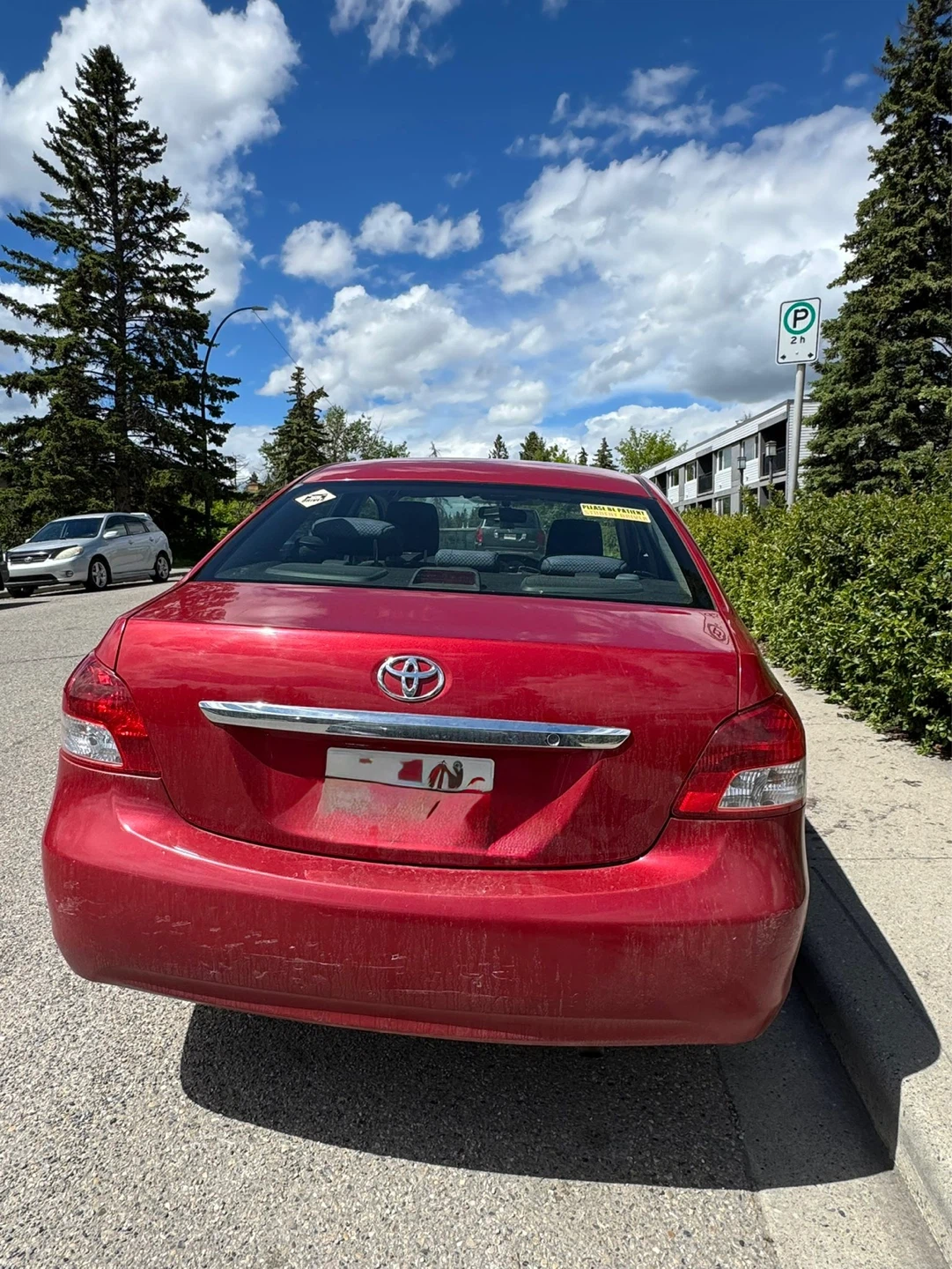2007 Toyota Yaris Red Sedan - photo 3