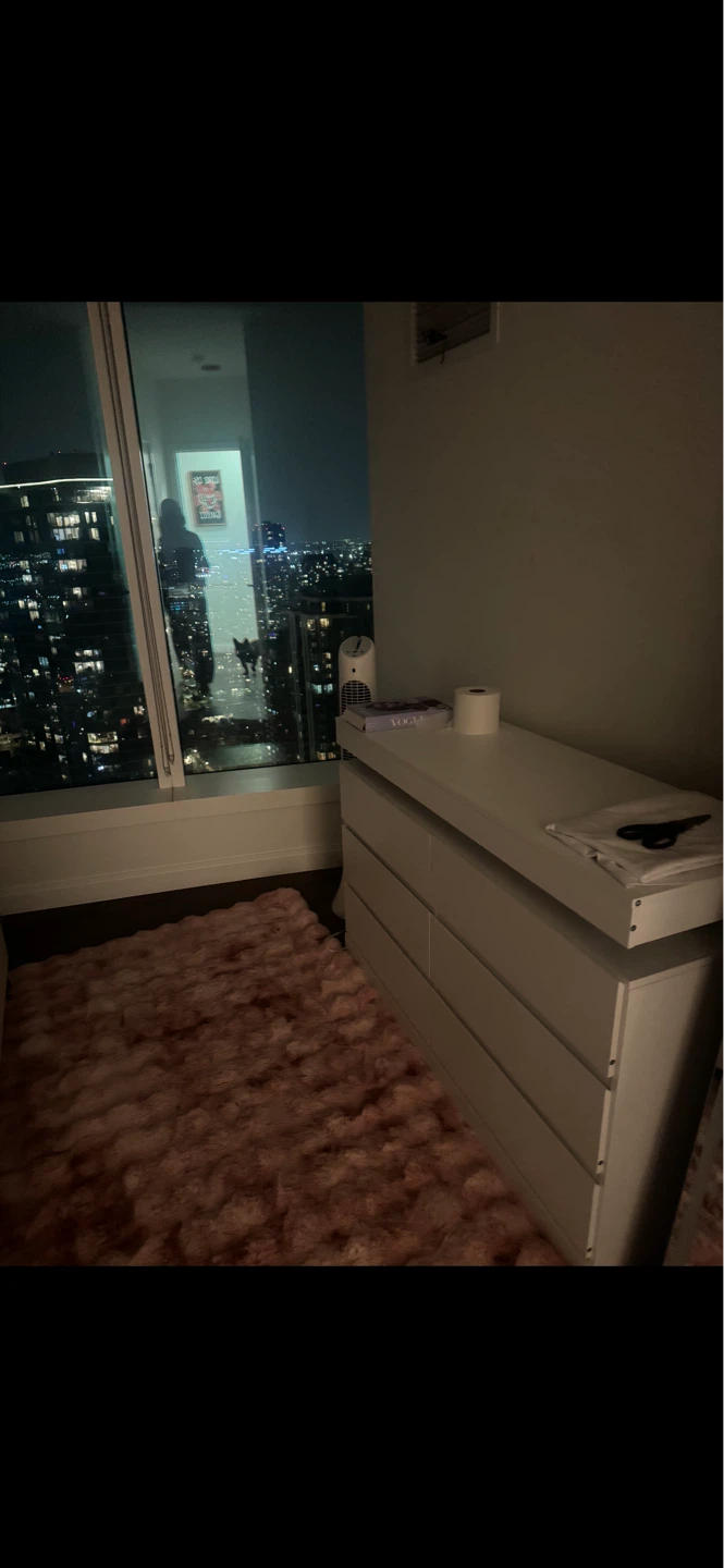 White 6-Drawer Dresser