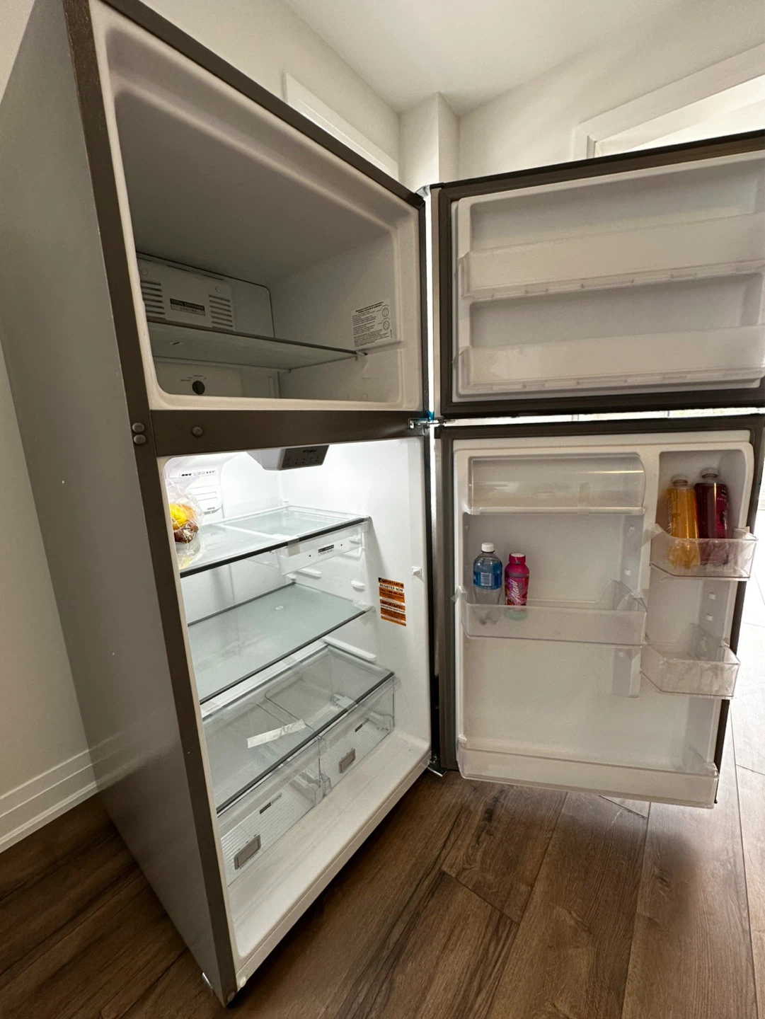 Whirlpool Refrigerator - photo 2