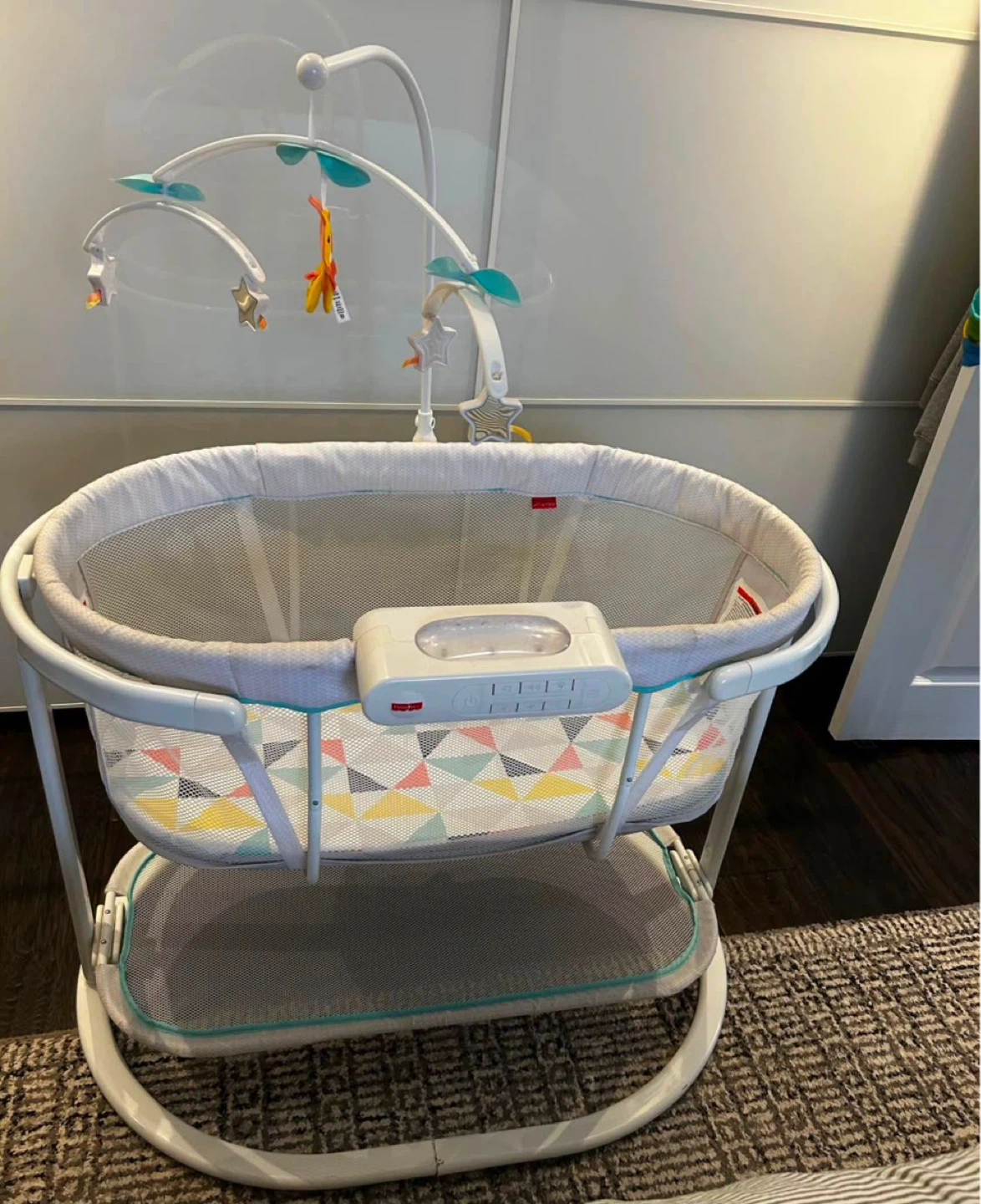 Fisher-Price Soothing Motions Bassinet