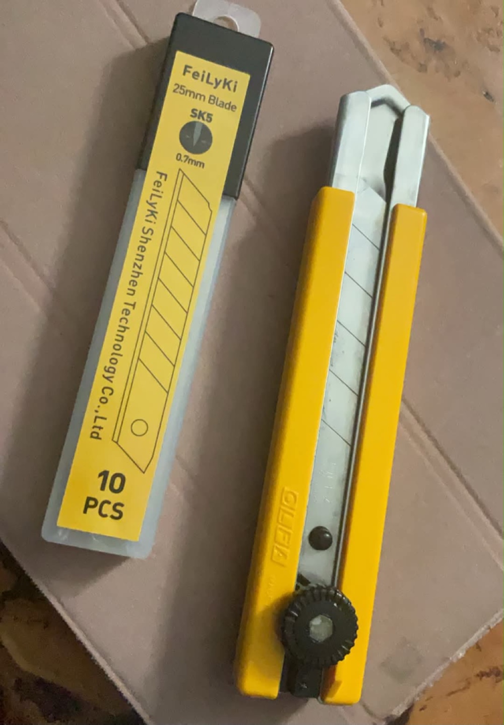 Utility Knife with brand new 10pcs 25mmBlades