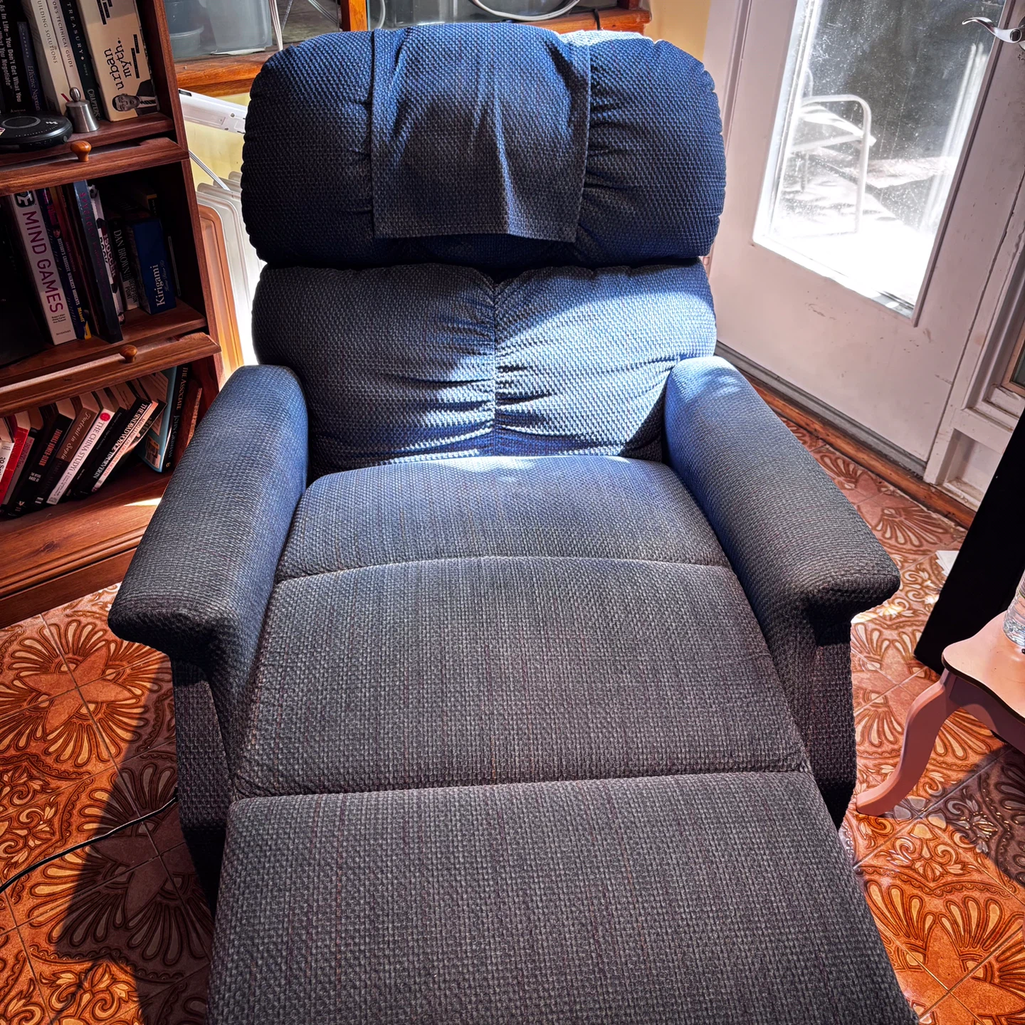 Golden Power Lift Recliner Chair (Please read!) - photo 2