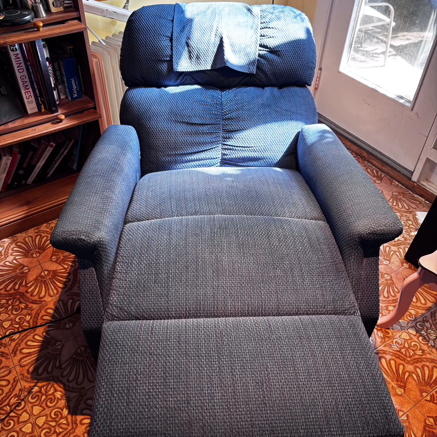 Golden Power Lift Recliner Chair (Please read!) - photo 4