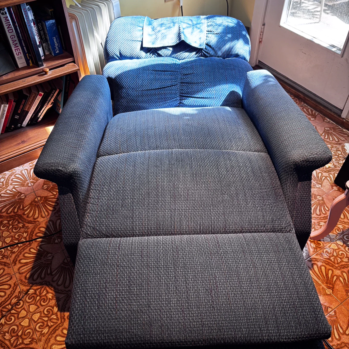 Golden Power Lift Recliner Chair (Please read!) - photo 5