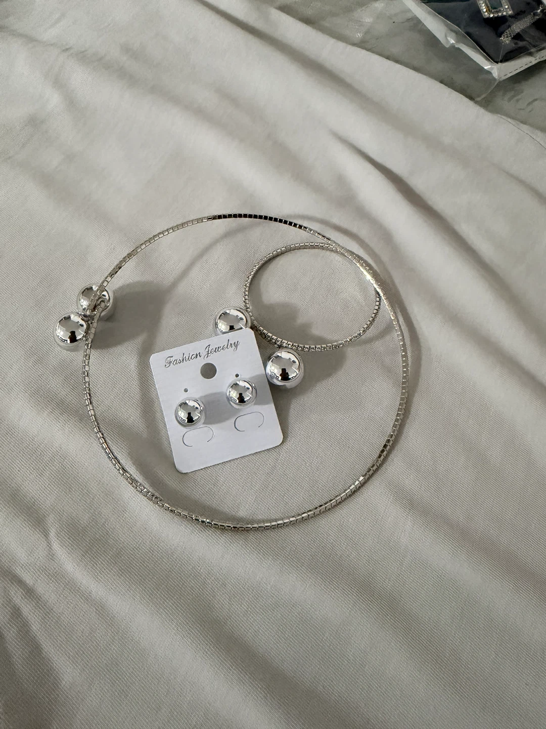 Choker Necklace and Earrings and bangles - photo 2