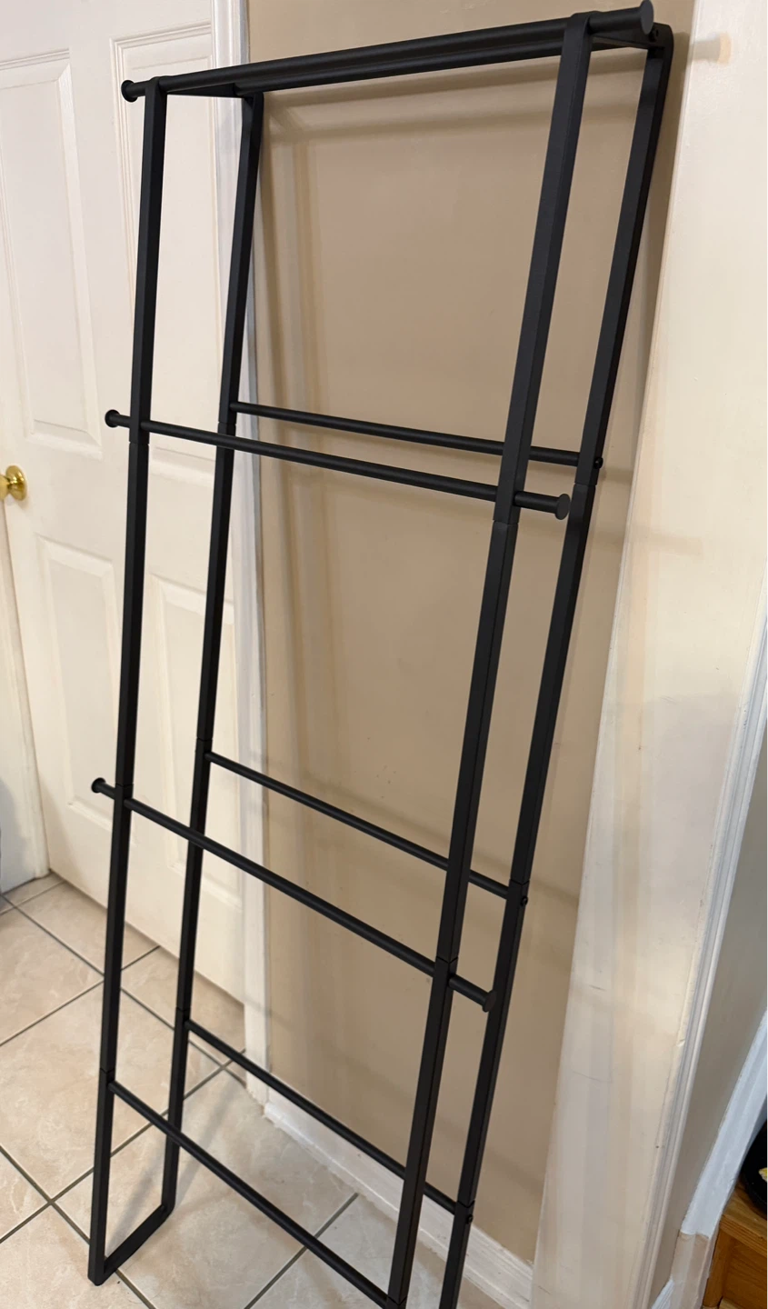 Matte Black Leaning Towel Rack - photo 4