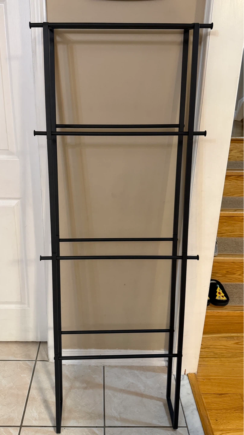 Matte Black Leaning Towel Rack - photo 2