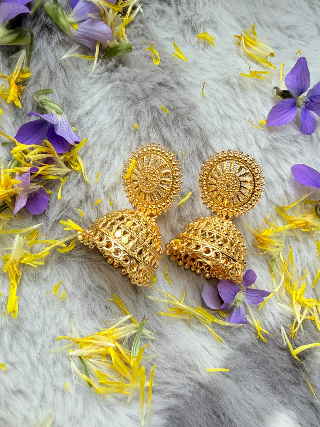 Gold Jhumka Earrings - photo 3