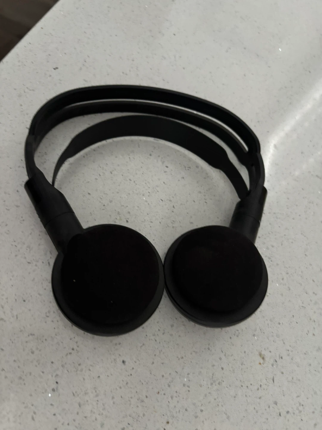 Black On-Ear Headphones - photo 2