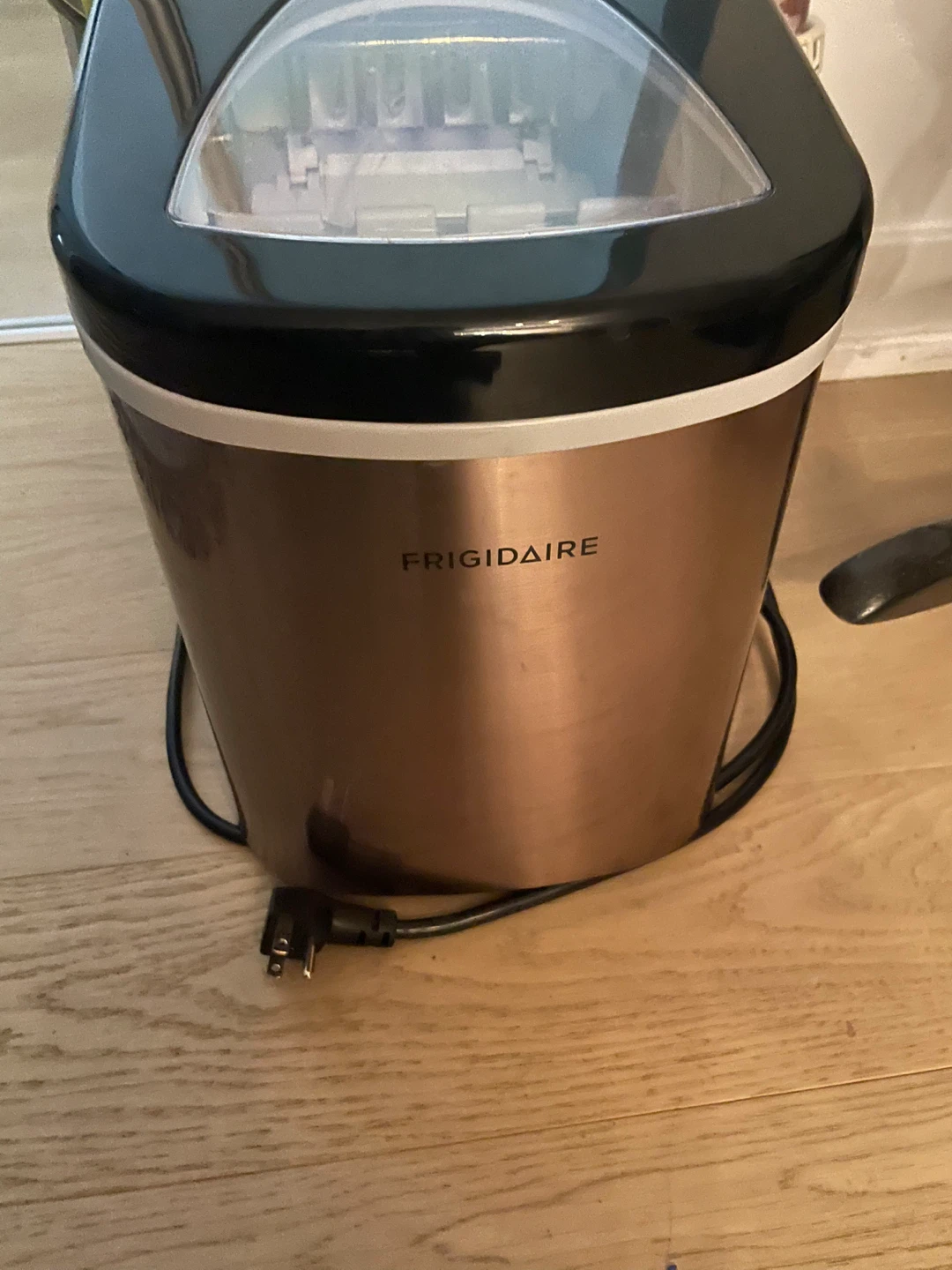 Frigidaire Portable Countertop Ice Maker