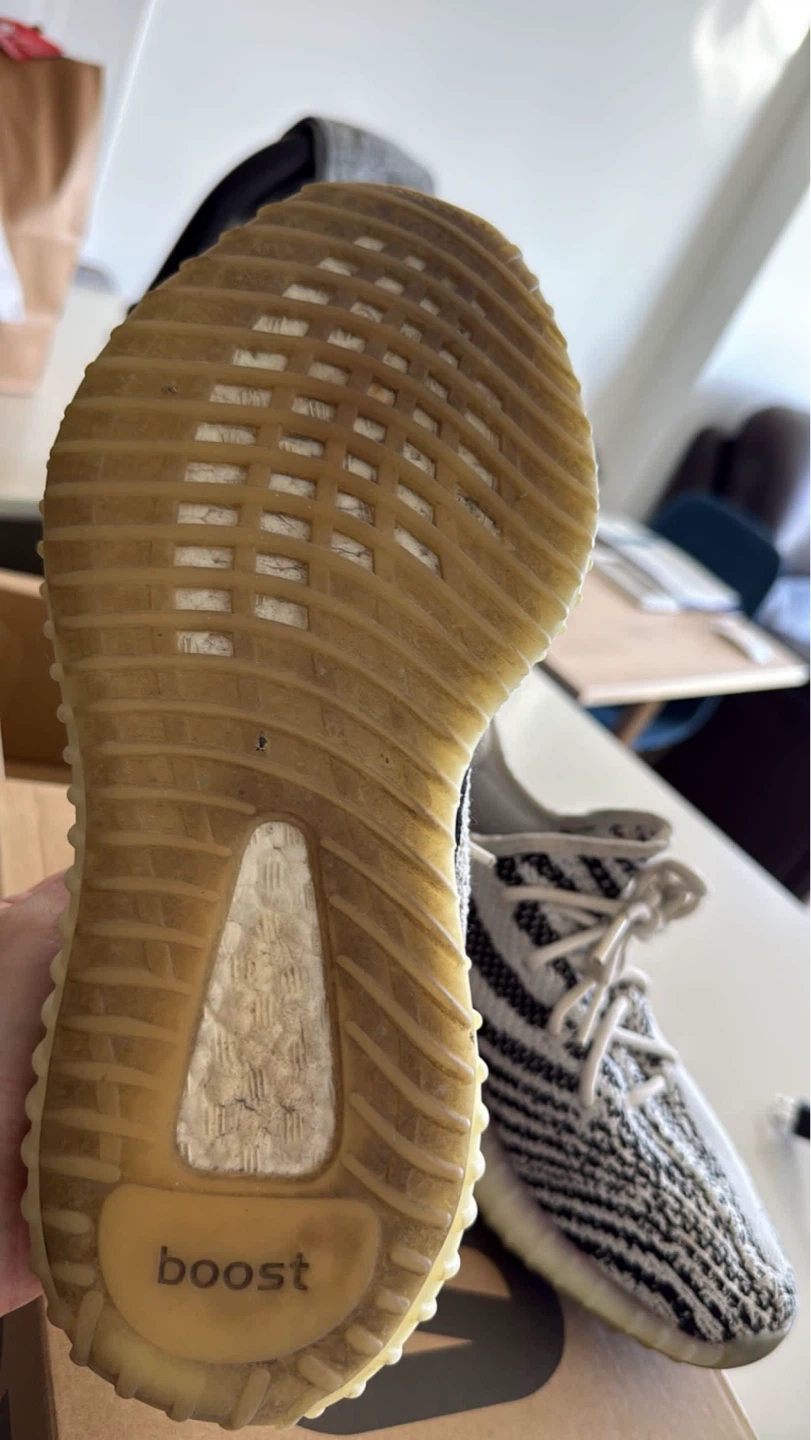 Adidas Yeezy Boost 350 V2 Zebra - photo 3