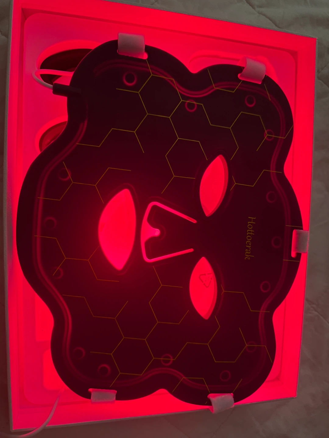 Hottoerak LED Face Mask & Controller - photo 2