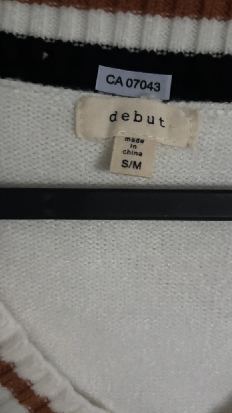 Debut Cream Cable Knit V-Neck Sweater - photo 3