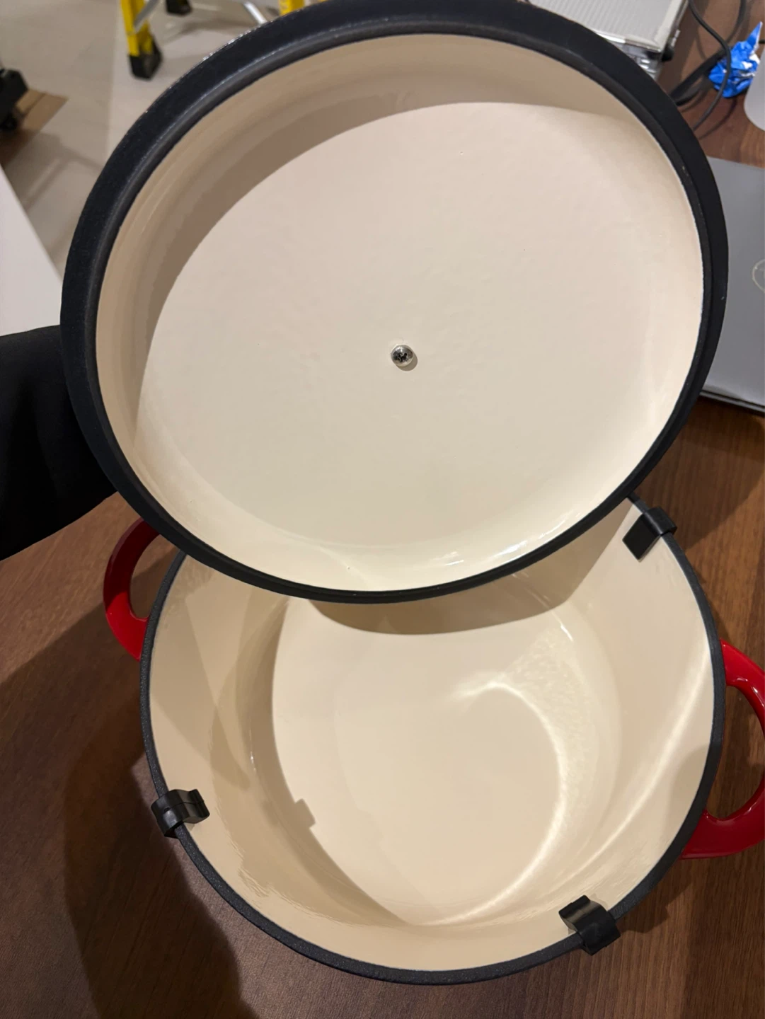 BN Red Dutch Oven Pot - photo 2