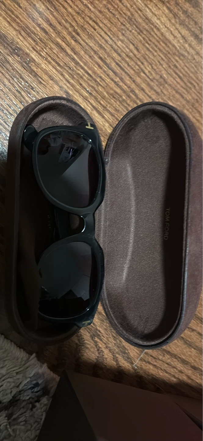Tom Ford Sunglasses with Case and Cleaning Cloth - photo 2