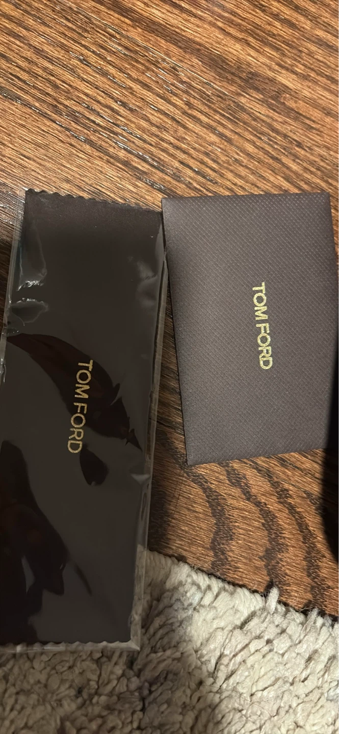 Tom Ford Sunglasses with Case and Cleaning Cloth - photo 3