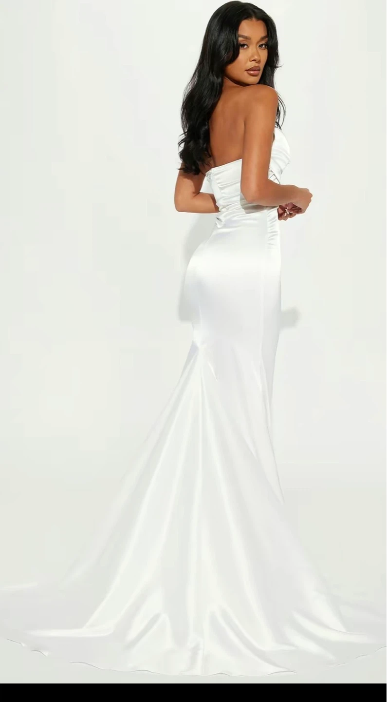 White Strapless Satin Mermaid Gown - photo 2