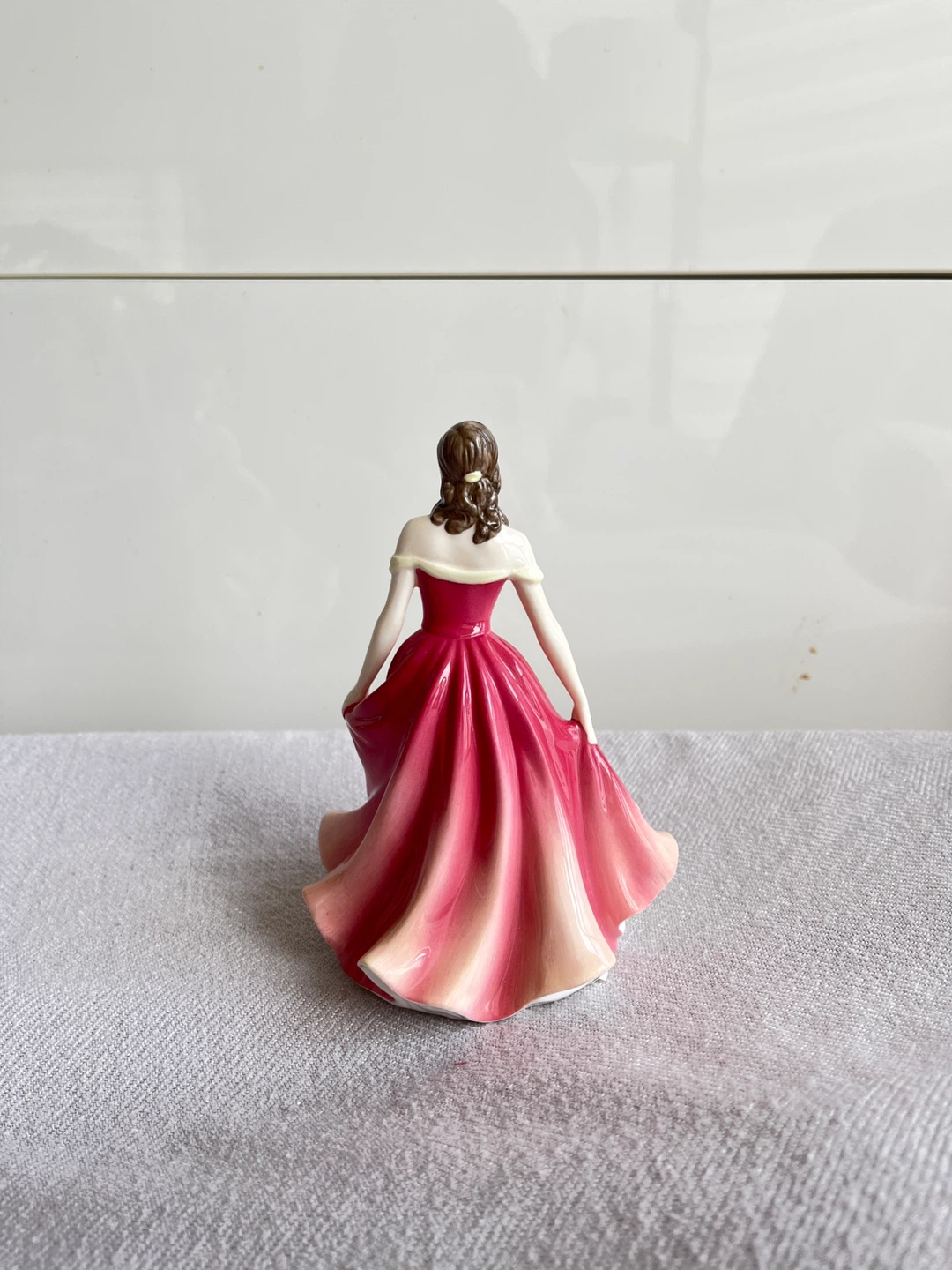 Royal Doulton "Special Friend" Pretty Ladies HN 4986 - photo 2