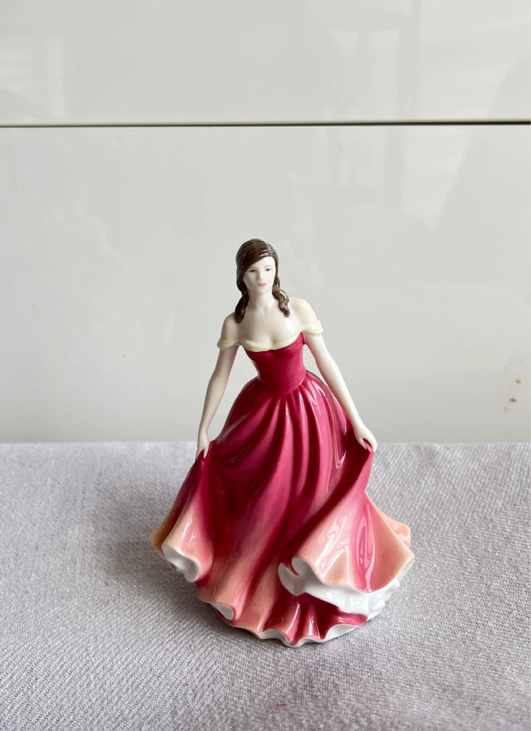 Royal Doulton "Special Friend" Pretty Ladies HN 4986
