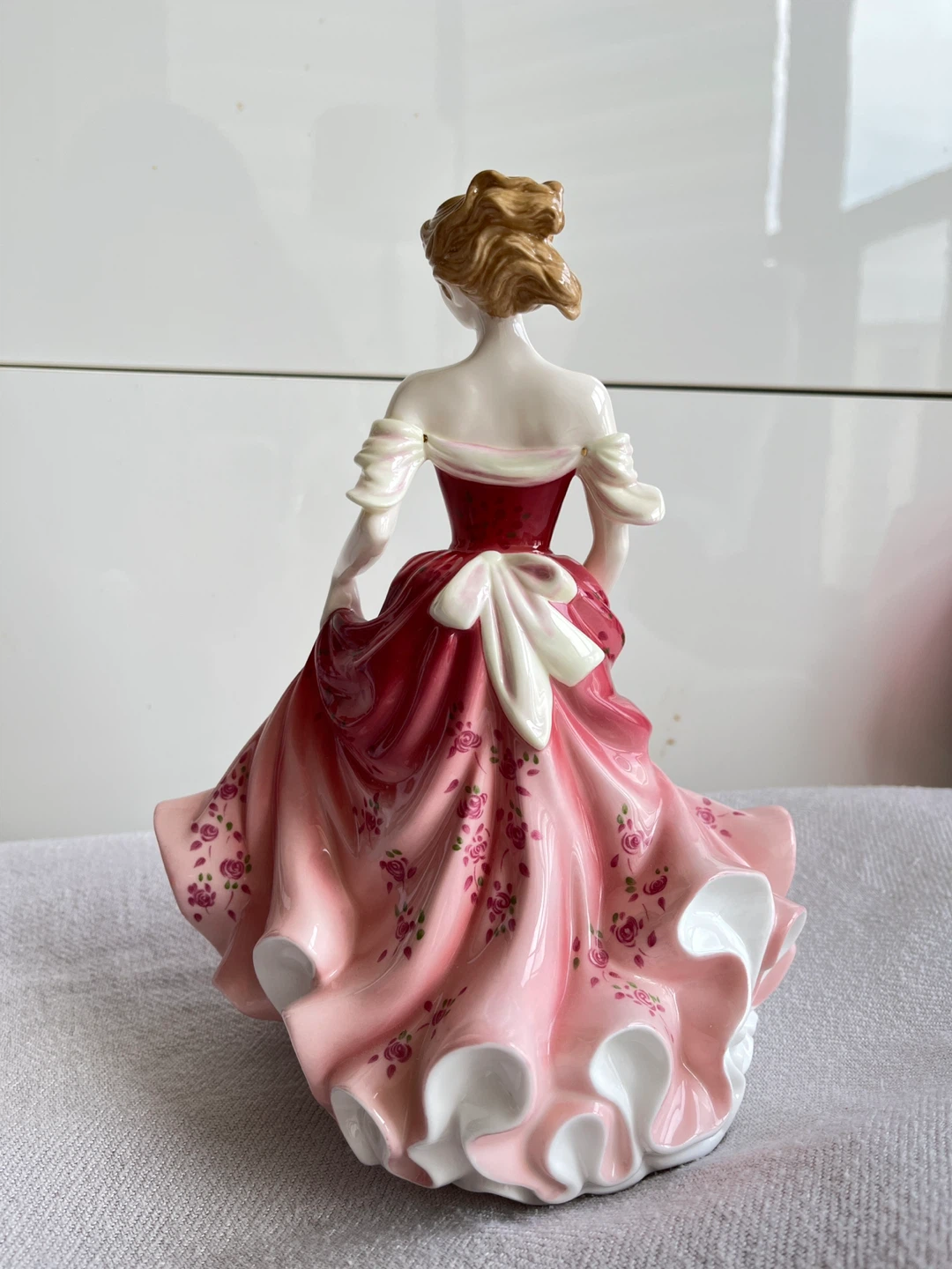 Royal Doulton Stephanie Pretty Lady Figure 2007 - photo 2