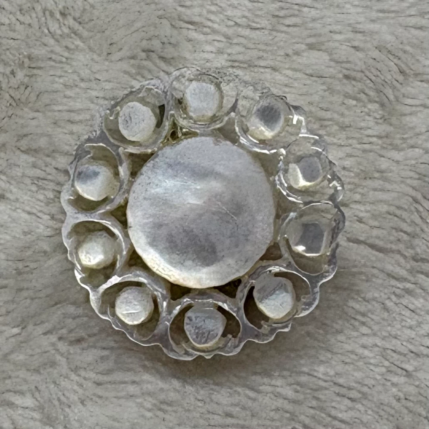 Vintage 80s Carved Mother of Pearl Brooch Silver Tone Floral Pin - photo 2