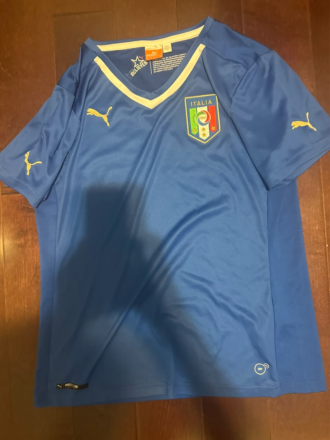 Puma Italy jersey size men’s medium