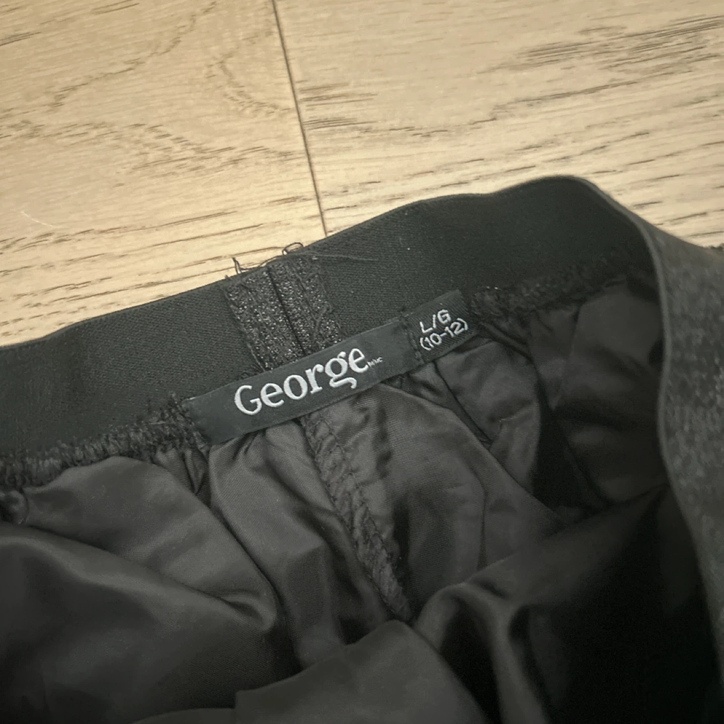 George Black Sequin Skirt L/G (10-12) - photo 2