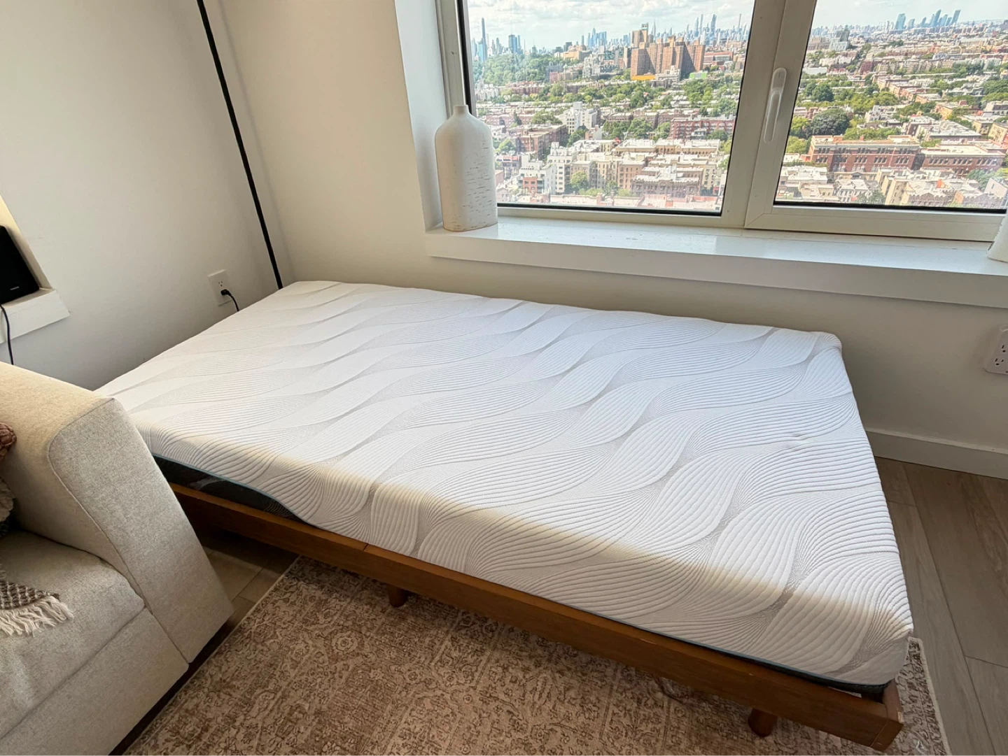 twin casper Mattress with free frame