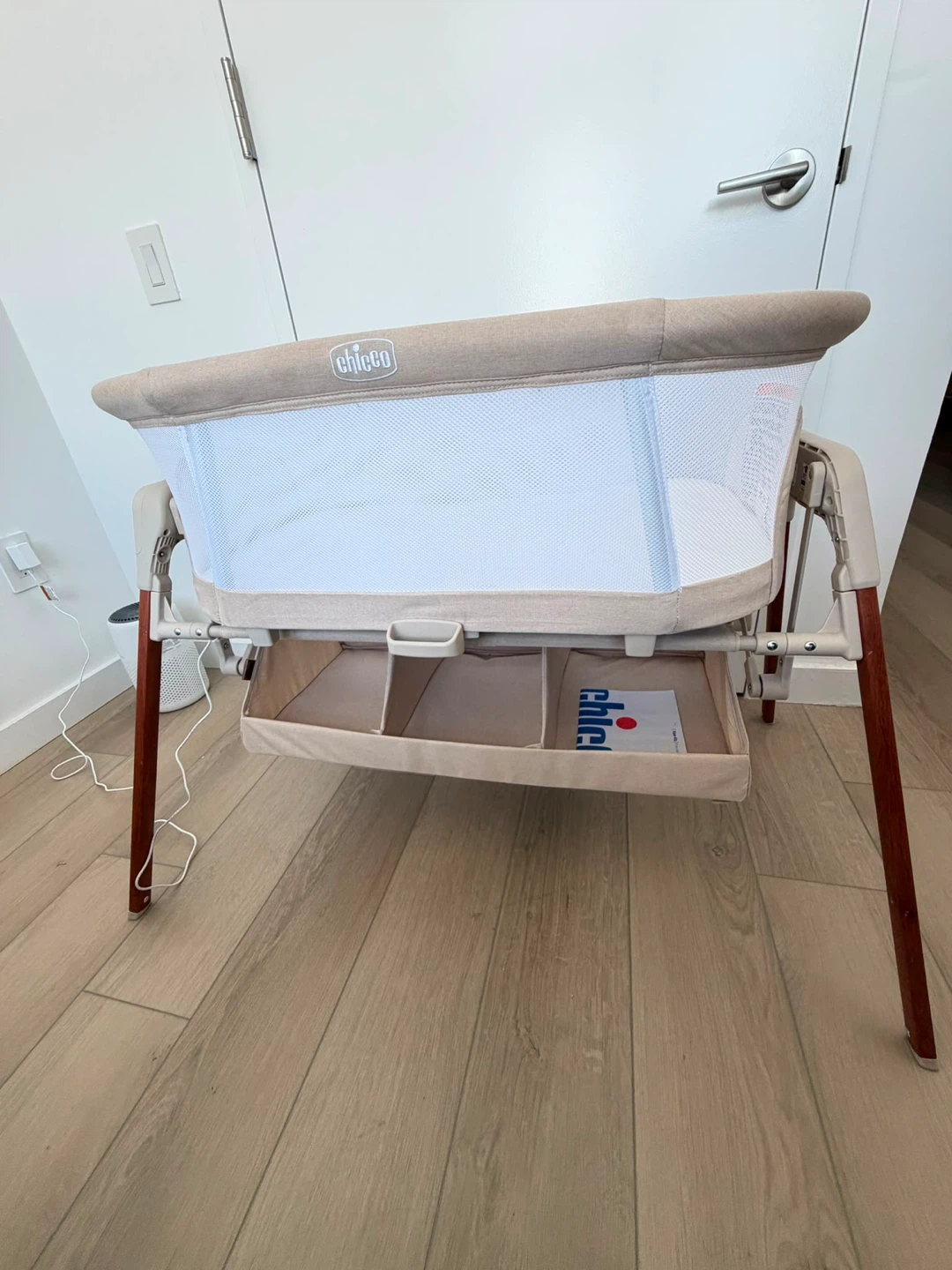 Chicco Bassinet - swings