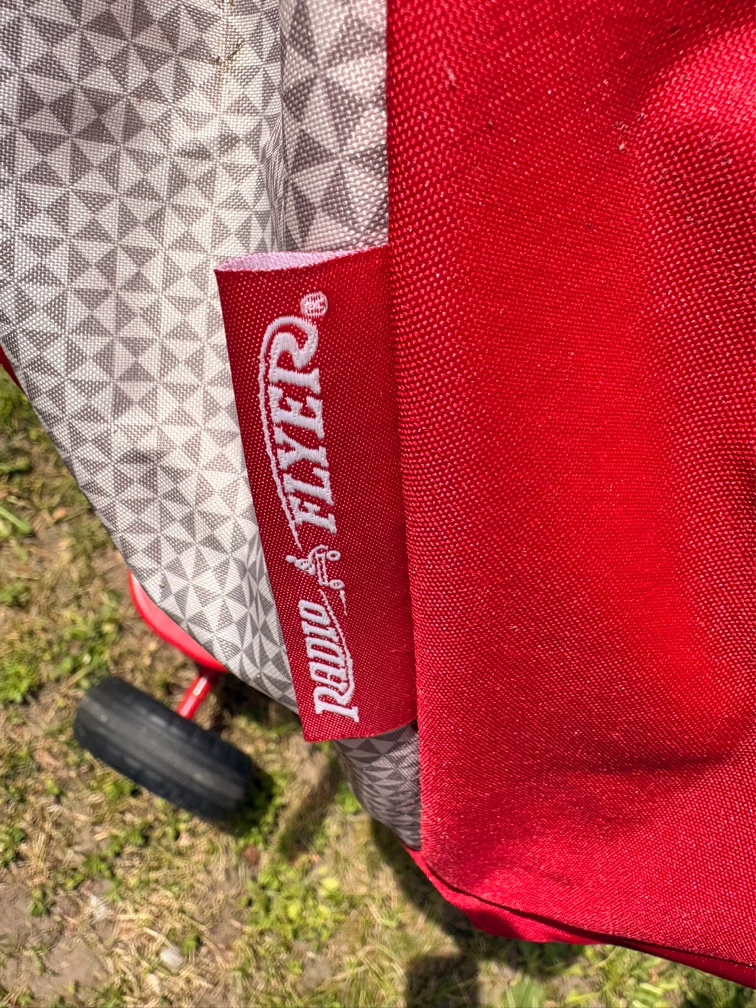 Radio Flyer Red Tricycle with Canopy - photo 3