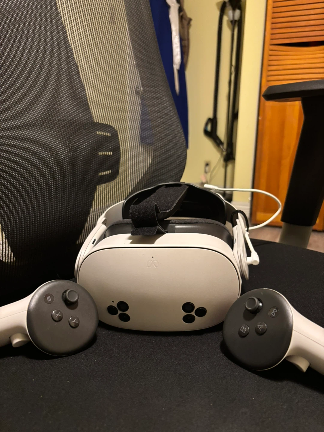 Meta Quest 3s VR Headset with 10000mAh Battery Pack