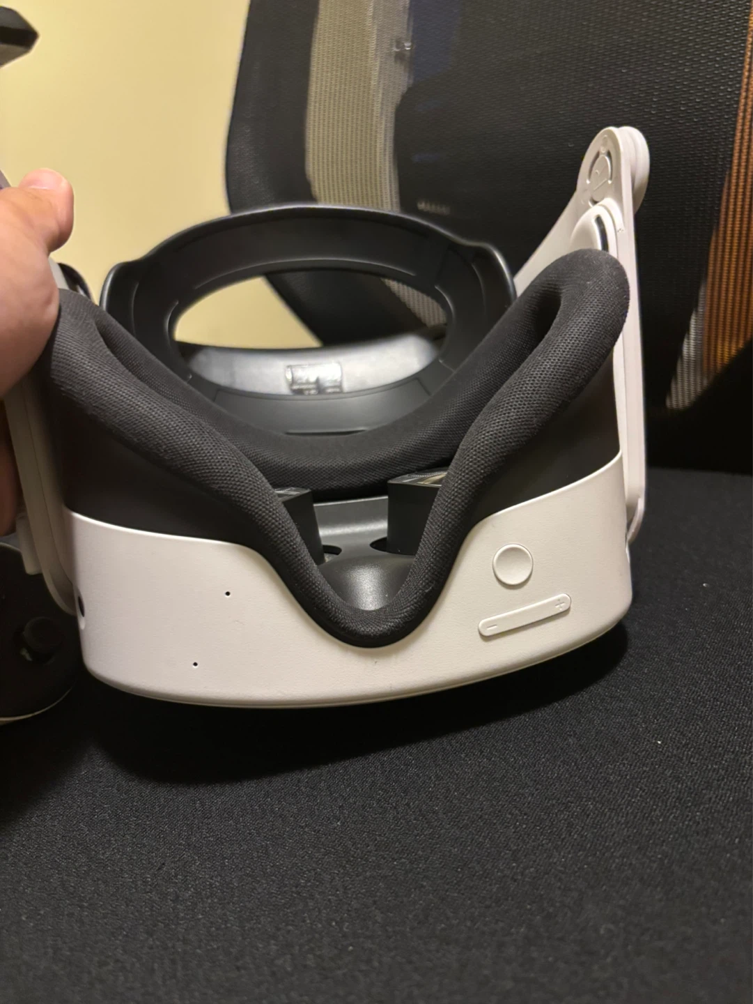 Meta Quest 3s VR Headset with 10000mAh Battery Pack - photo 3