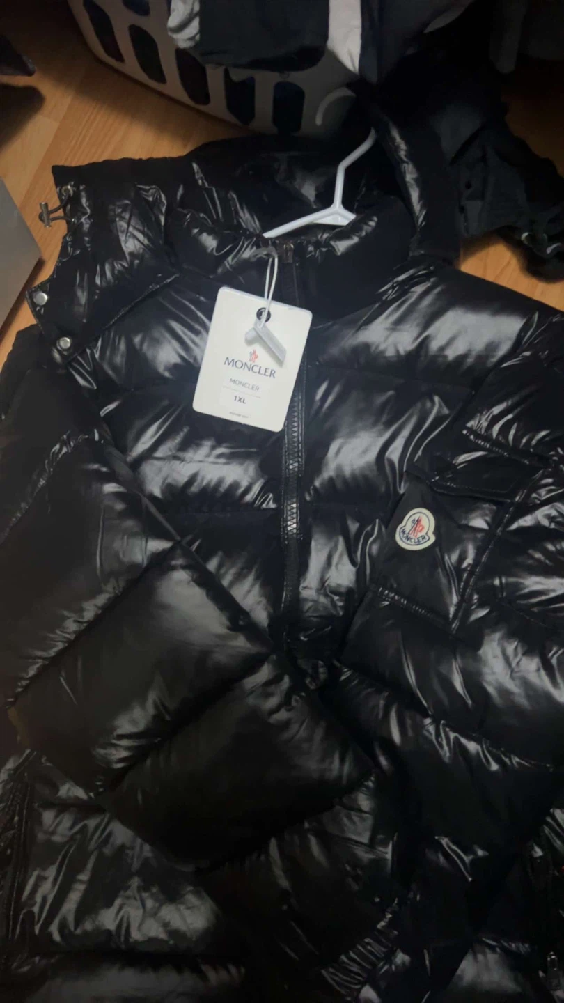 🚨 BRAND NEW MONCLER MAYA XL 🚨