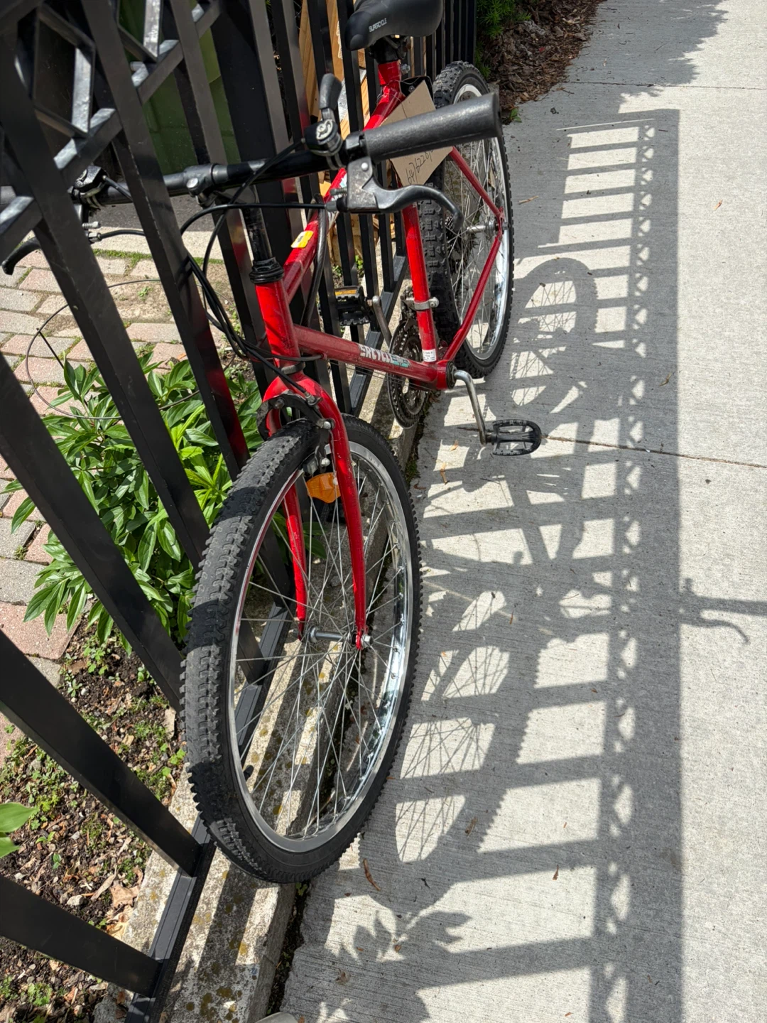 Red Bicycle - photo 3