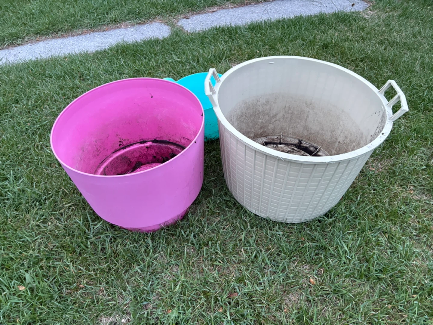 Set of 3 Plastic Planters - photo 2