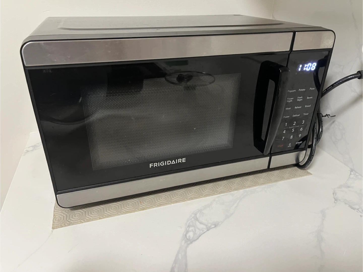 Frigidaire Stainless Steel Microwave 0.7 cu.ft.