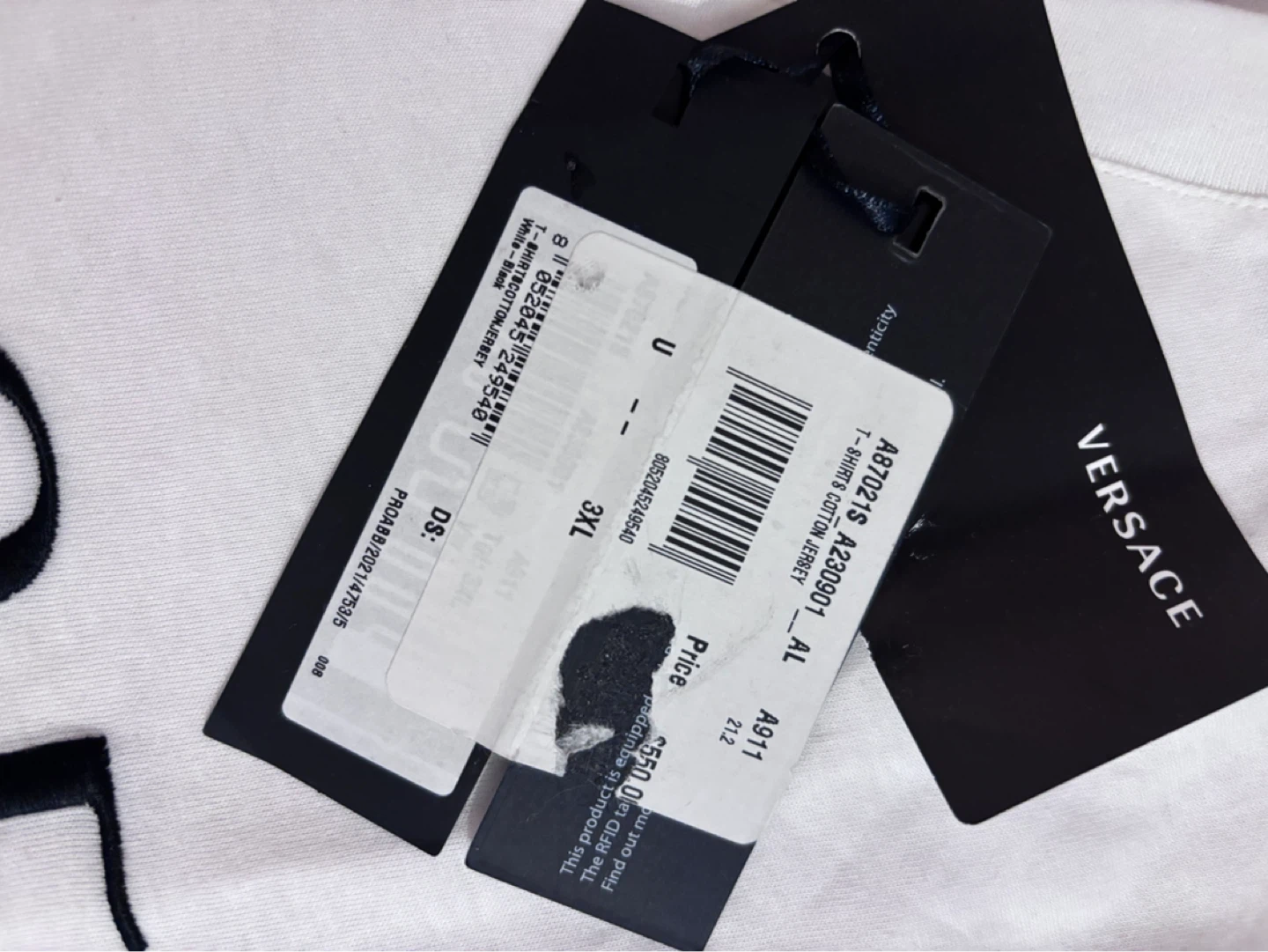 $200 OBO • Genuine 3XL Versace T-Shirt with tags 🏷️ Fits L-2XL - photo 3
