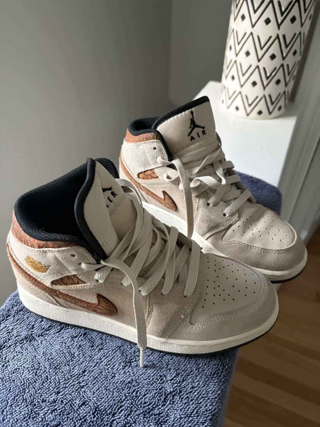 Air Jordan 1 Mid SE "Tiger Camo" Men's Shoes