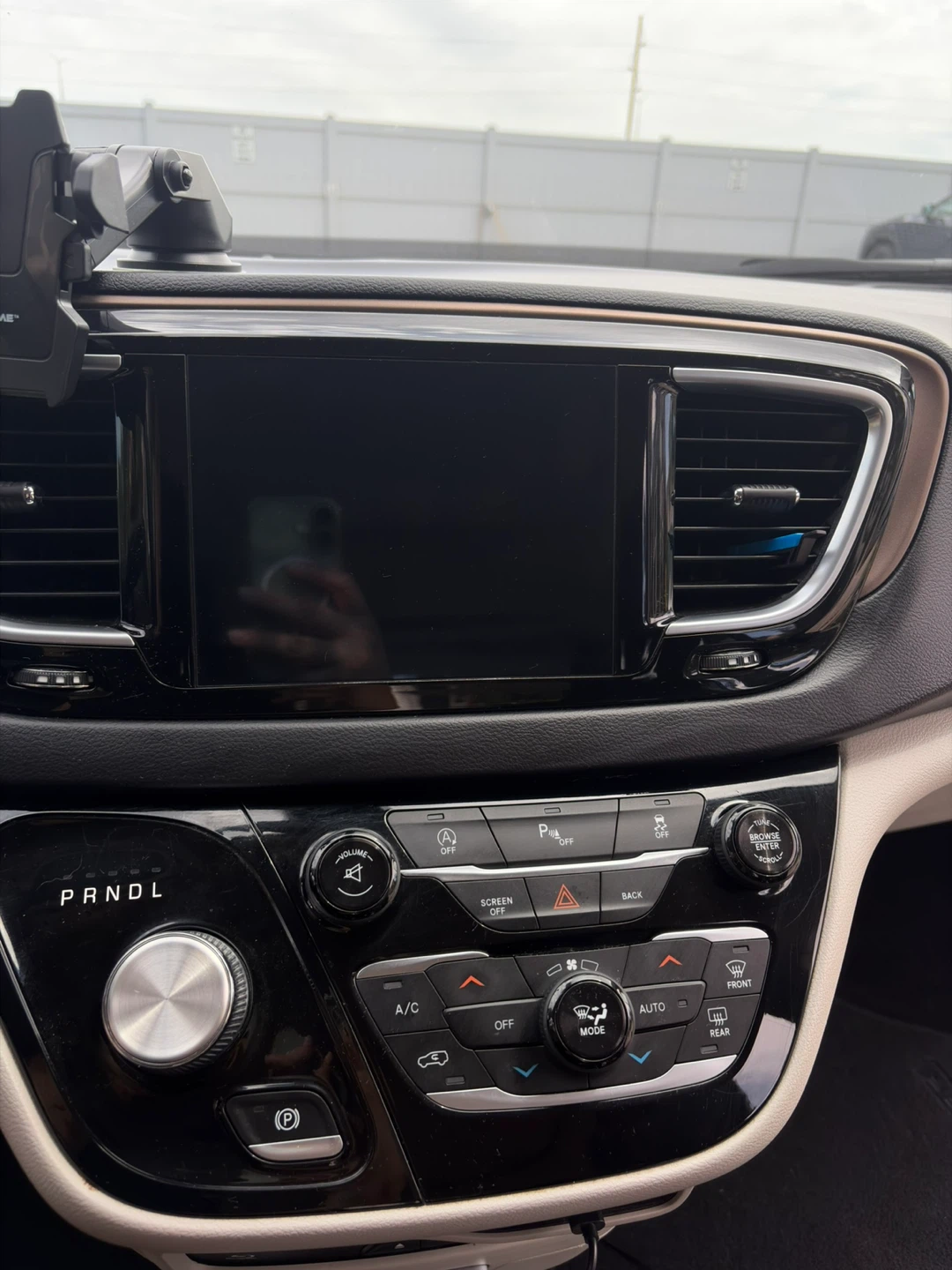 Black Chrysler Pacifica Minivan - photo 5