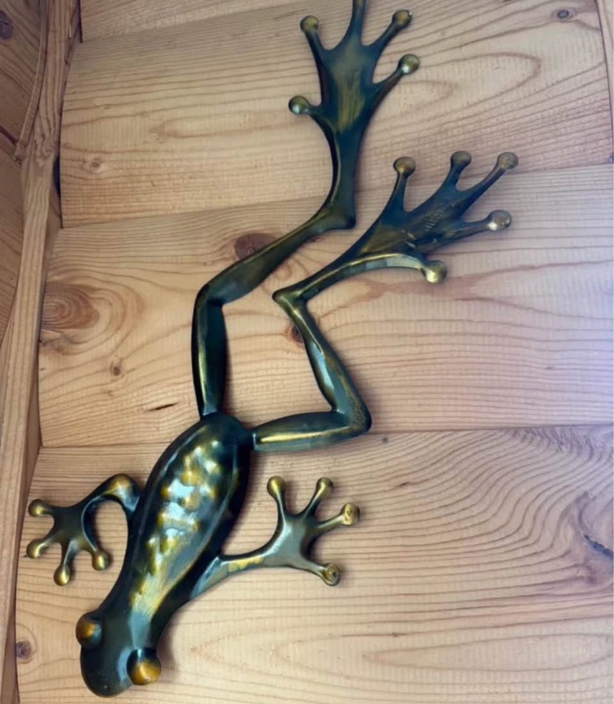 Tree Frog Metal Wall Decor – Indoor Or Outdoor Art