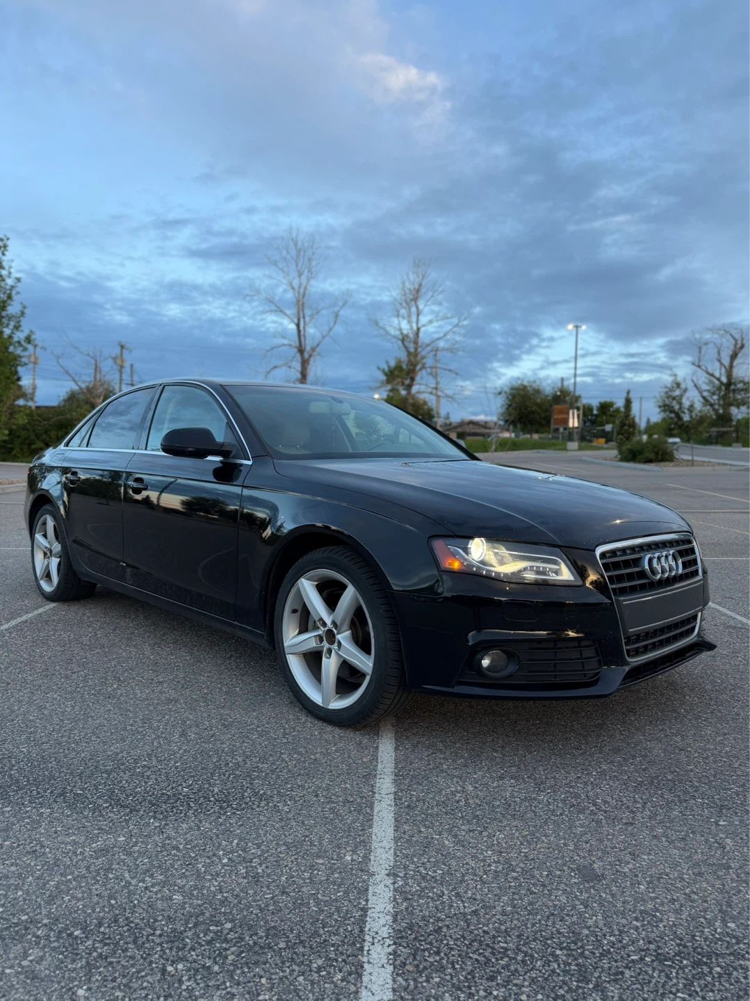 Audi A4 2.0T Sedan - photo 3